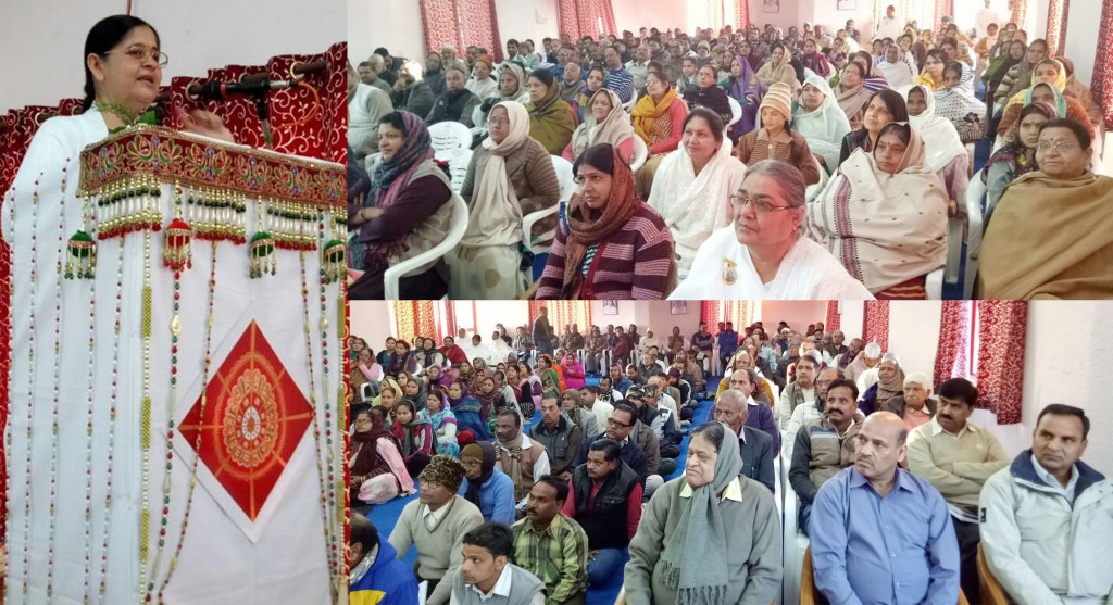 bk-geeta-bahenji-delivering-speech-to-audience