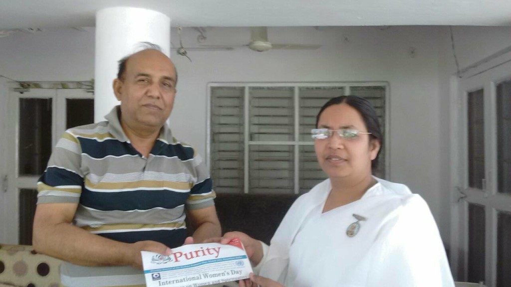 It was the memorable meeting with Chhatarpur District judge Rajendra kumar shrivastava. Bk Monika invited him for upcoming National Jurists conference held in Mount Abu and given Godly message with Purity Magazine.